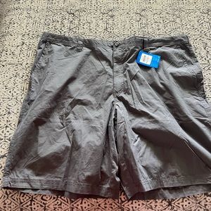 ✨SALE✨ Columbia Mens 10” Grey Shorts- NWT